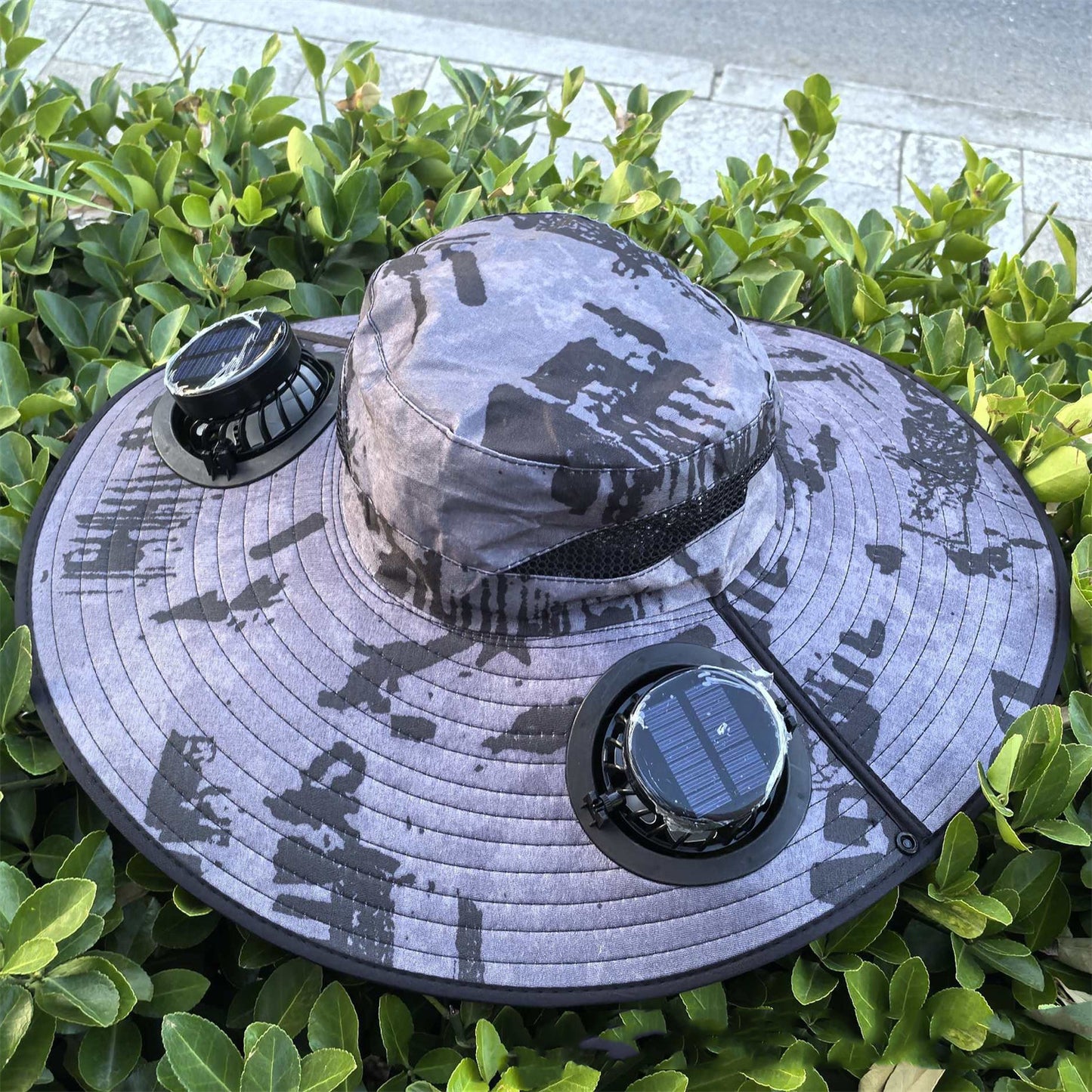 Chapeau à double ventilateur solaire avec motif camouflage, design moderne et pratique, chapeau ventilateur solaire.