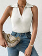 Top court à col polo en tricot côtelé blanc parfait pour un style été. Détail sur le look d'été tendance.
