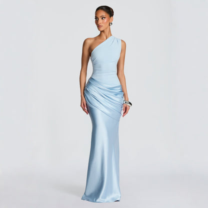 Robe maxi off-épaule soirée en bleu clair, design élégant et confortable, parfaite pour des occasions formelles.