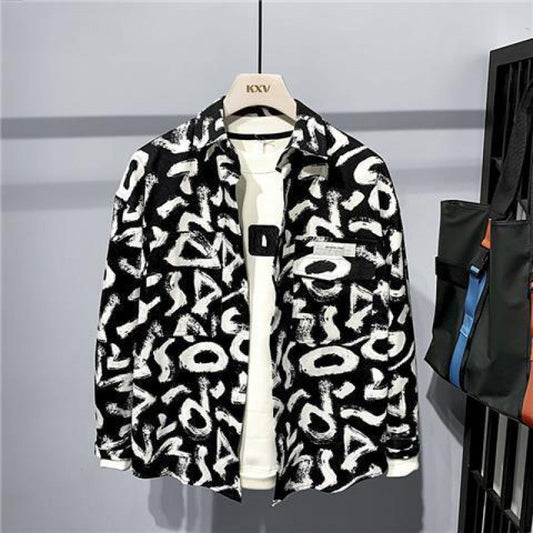 Chemises à manches longues hommes avec un motif noir et blanc, style décontracté.