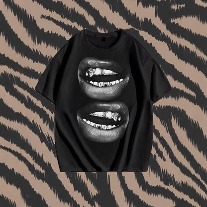 T-shirt noir tendance hip-hop avec impression de bouches, parfait pour couple, t-shirts hip-hop couple tendance.