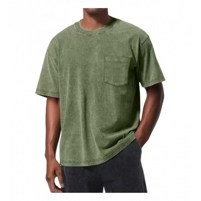 T-shirt homme imprimé numérique rétro vert avec poche, style décontracté à manches courtes.