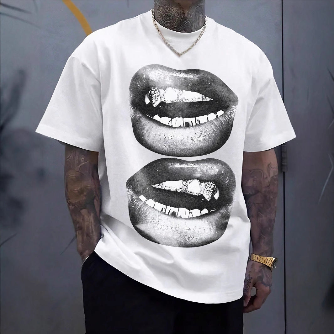 T-shirt hip-hop couple tendance avec motif de bouches en noir et blanc sur fond blanc, style décontracté.