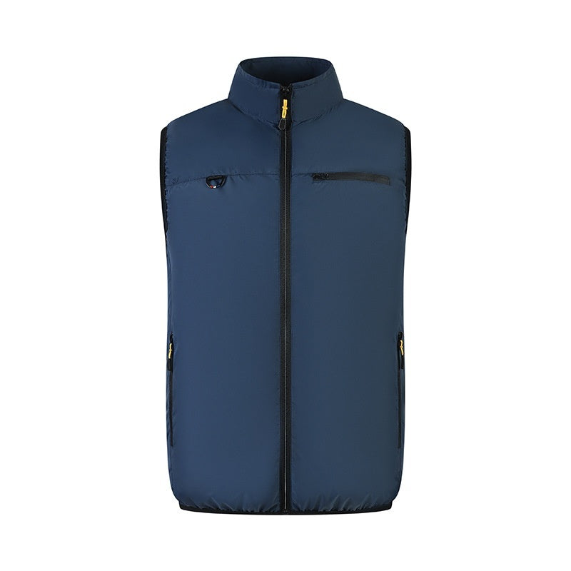 Gilet ventilateur USB été en bleu marine avec poches zippées et coupe décontractée pour hommes.
