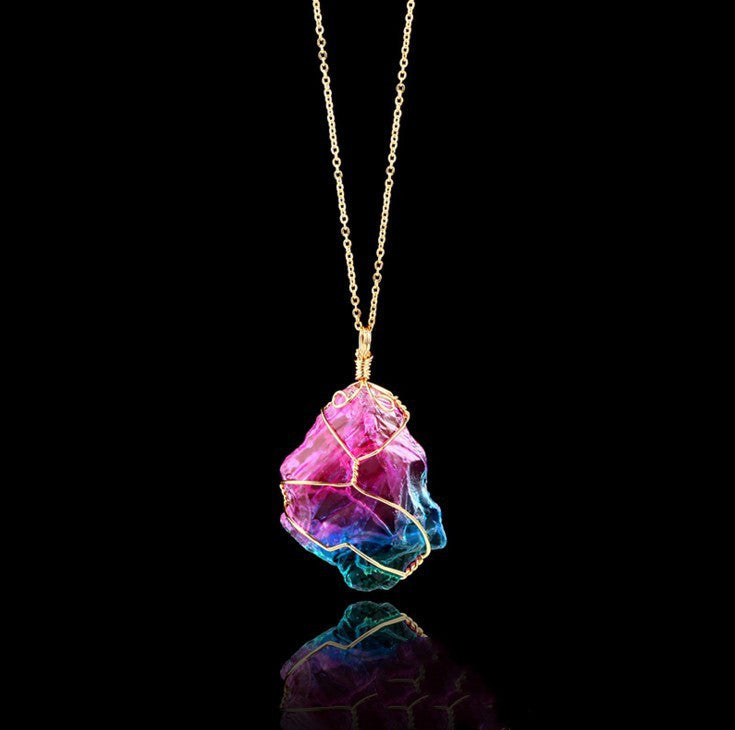 Enroulement de pierre rugueuse à sept couleurs, pendentif en cristal transparent