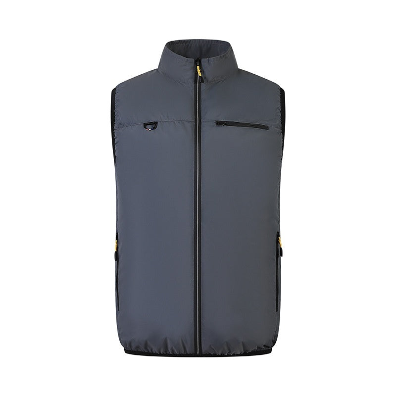 gilet ventilateur USB été gris avec poches zippées, style décontracté pour jeunes adultes.