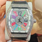 montre minimaliste en cuir avec accents en diamant sur fond scintillant
