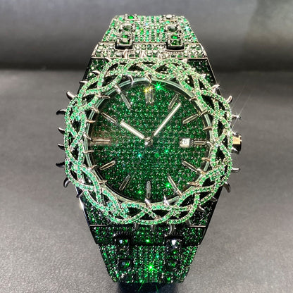 montre hip-hop pour homme avec zircon vert, bracelet étincelant et détails en noir, style tendance.