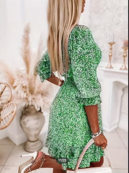 Robe imprimée à col en V avec manches et taille à volants