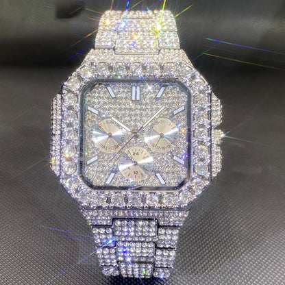 Montre fashion homme diamant carrée entièrement incrustée de diamants, style moderne et luxueux.